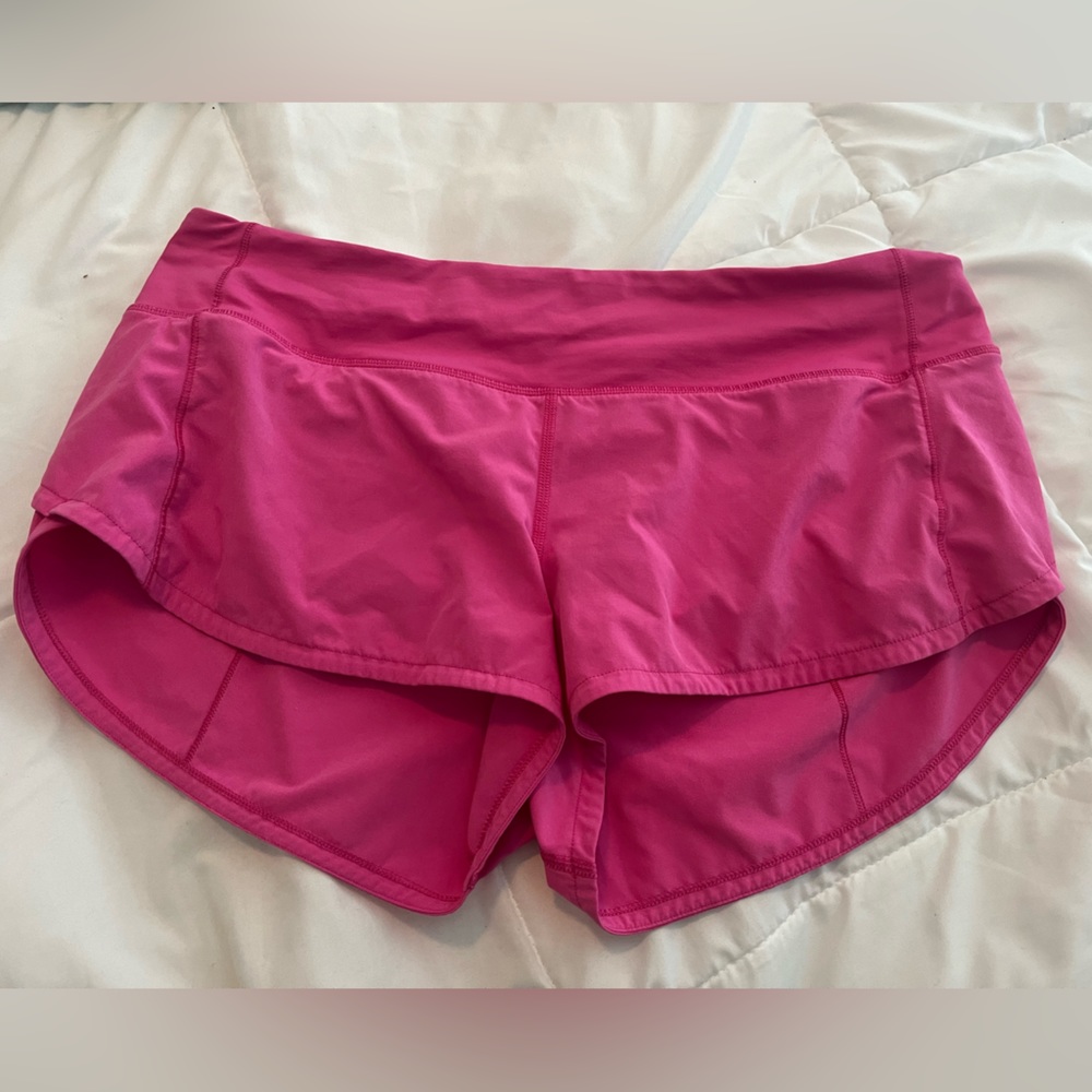 Lululemon size 8 speed up low rise 2.5 inseam SONIC PINK